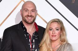 Tyson Fury cắt đứt liên lạc với vợ 3 tháng trước trận quyền anh hạng nặng lớn nhất thế giới, người trong cuộc lên tiếng
