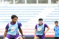Tuyển Việt Nam tăng 2 bậc, ở vị trí 114 thế giới; Mbappe tiếc nuối vì không được đá cùng Ronaldo