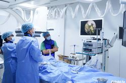 Xây dựng Bệnh viện Đa khoa thành phố Vinh đạt tiêu chuẩn bệnh viện đa khoa hạng I, 'thông minh - chuyên nghiệp - hiện đại'.