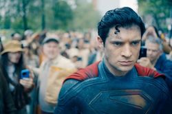 Đạo diễn James Gunn khai hỏa Vũ trụ điện ảnh DC mới với 'Superman'