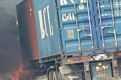 Vẫn chưa thể lưu thông qua hầm Thần Vũ sau vụ cháy xe trên cao tốc đoạn qua Nghệ An