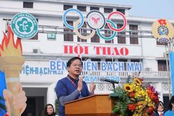 Hơn 4.000 cán bộ, nhân viên y tế BV Bạch Mai 'tranh tài', khỏe để chăm sóc sức khỏe nhân dân
