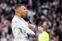Mbappe tỏa sáng, Real Madrid bám sát ngôi đầu Liga