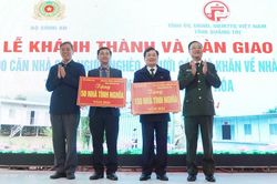 Bộ Công an bàn giao 200 căn nhà cho người nghèo, người khó khăn nhà ở tại huyện Đakrông và Hướng Hóa