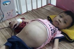 Mở rộng lòng từ: Anh vừa mất, em trở nặng vì mắc bệnh hiểm nghèo