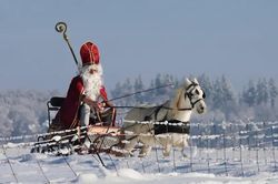 Thánh Nicholas và Ông già Noel: Huyền thoại và những khác biệt