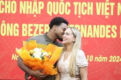 Hậu phương vắng chắc của Nguyễn Xuân Son: Có một người vợ giản dị, rất yêu văn hóa Việt Nam
