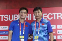 Huấn luyện viên Kim Sang-sik: 'Mong làm nên lịch sử mới cho bóng đá Việt Nam'