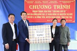 Trưởng Ban Tổ chức Tỉnh ủy dự bàn giao 'Căn nhà cấp ủy' tại Đoan Hùng