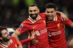 Đứng đầu bảng nhưng Liverpool cần cảnh giác với 'bóng ma' Giáng Sinh trong quá khứ