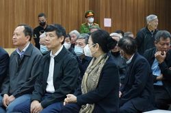 Cựu Bí thư và cựu Chủ tịch UBND tỉnh Thanh Hóa cùng nhau hầu tòa