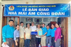 Liên đoàn Lao động huyện Chợ Mới bàn giao nhà Mái ấm công đoàn