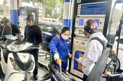 Giá xăng dầu đồng loạt giảm nhẹ từ 15h ngày 26/12