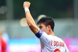 Duy Mạnh hay nhất trận bán kết lượt đi Việt Nam - Singapore