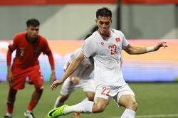 Tiến Linh được Xuân Son nhường đá penalty