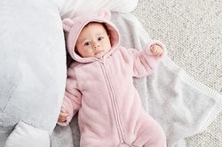 Cách giữ ấm cho trẻ khi ngủ vào mùa đông