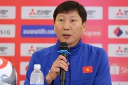 HLV Kim Sang Sik: 'Tỷ số 2-0 vẫn rất nguy hiểm, chưa nói lên điều gì'