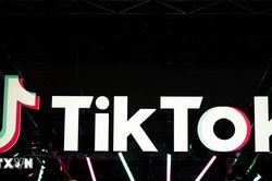 Tổng thống đắc cử Mỹ Donald Trump đề nghị tạm hoãn lệnh cấm TikTok