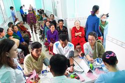120 người dân thuộc hộ nghèo, khó khăn được khám bệnh, cấp thuốc