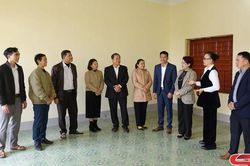 Trao tặng nhà ở bán trú cho học sinh