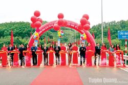 Động lực để bản làng vươn lên