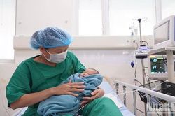 Phẫu thuật tim bẩm sinh phức tạp cho bé sơ sinh 25 ngày tuổi