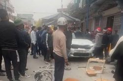 Hải Dương: Xe ôtô đâm vào rạp đám tang, 5 người bị thương