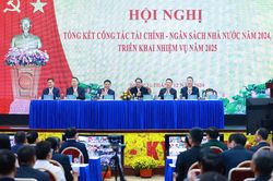 Duy trì nhiều chính sách hỗ trợ, thu ngân sách vẫn vượt mốc 2 triệu tỷ đồng