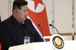 Lãnh đạo Triều Tiên Kim Jong-un gọi ông Putin là 'người bạn thân yêu nhất' trong thư mừng năm mới
