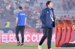 Filip Nguyễn thẫn thờ trước trận Việt Nam vs Thái Lan, lặng lẽ bước ngang qua HLV Lee Won Jae
