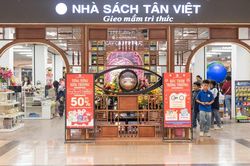 Tân Việt Books khai trương nhà sách thứ 21 rộng 2.500 mét vuông tại Winmart Trung Hòa