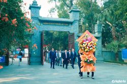 Ban Nội chính Tỉnh ủy Nghệ An dâng hoa, dâng hương tưởng niệm Chủ tịch Hồ Chí Minh