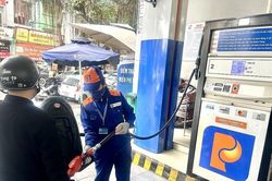 Giá xăng dầu đồng loạt tăng ngay trong những ngày đầu năm 2025