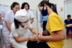 Hà Nội yêu cầu ít nhất 95% trẻ dưới 1 tuổi được tiêm chủng đầy đủ