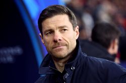 Xabi Alonso được săn đón