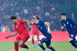 HLV Kim Sang-sik gặp sự cố trên sân Việt Trì; CĐV Thái Lan: 'Chalermsak lẽ ra nên biết Xuân Son là ai'