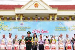 Ra quân Chương trình 'Xuân biên phòng ấm lòng dân bản' ở An Giang