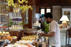 Hẹn nhau đi tiệc trà chiều ở Furama Resort