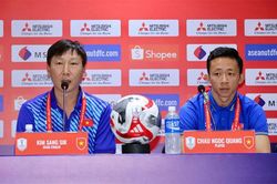 HLV Kim Sang-sik: 'Chúng tôi sẽ đăng quang ngay tại Thái Lan'