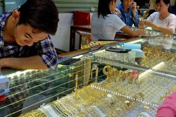Giá vàng chiều nay 6/1/2025: Giá vàng thế giới và vàng trong nước giảm mạnh