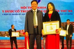 Nữ bác sĩ được tặng giải thưởng 'Hải Thượng Lãn Ông'