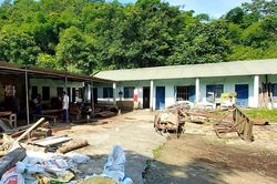 Cần đảm bảo quyền lợi cho gần 100 hộ dân sống tạm trên đất công trường ở huyện Tương Dương