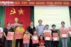Nghệ An nỗ lực chăm lo Tết cho người có công, người nghèo