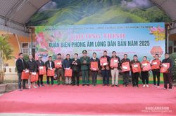 Tặng gần 200 suất quà cho người dân tại Chương trình 'Xuân Biên phòng – Ấm lòng dân bản' năm 2025