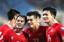 Xuân Son hạnh phúc khi được anh trai bay sang Việt Nam động viên; Hé lộ cách Đội tuyển Việt Nam chia số tiền thưởng khổng lồ