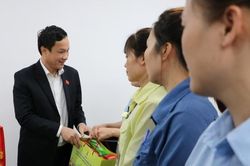Ủy ban Văn hóa, Giáo dục của Quốc hội tặng quà Tết người lao động tại Hải Dương