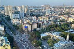 Giá đất tăng cao, doanh nghiệp lao đao, người dân khốn khó