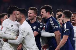 Maguire mắng Kai Havertz bằng 3 từ trong màn ẩu đả dẫn đến quả phạt đền gây tranh cãi