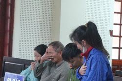 Nỗi đau tột cùng của đôi vợ chồng nghèo phải bán nhà vì con gái mê 'đỏ đen'