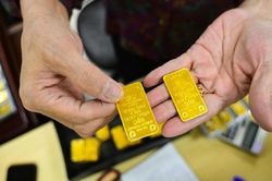 Dứt chuỗi tăng, giá vàng bắt đầu hạ nhiệt
